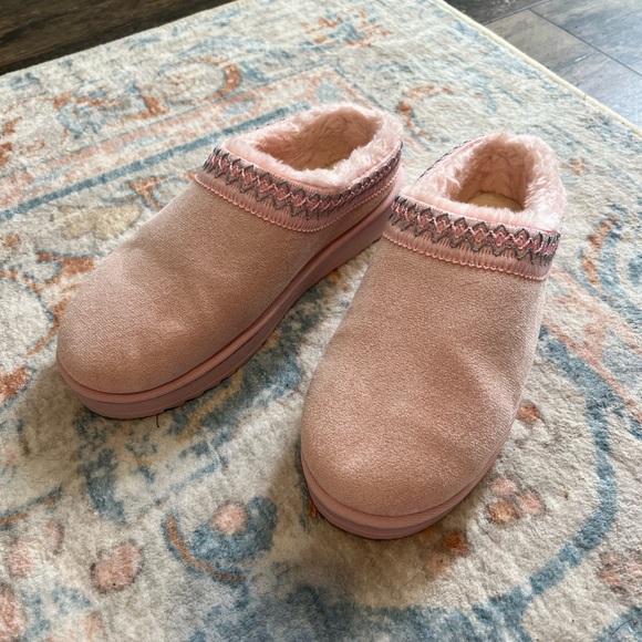 Pink Slippers - Picture 2 of 3
